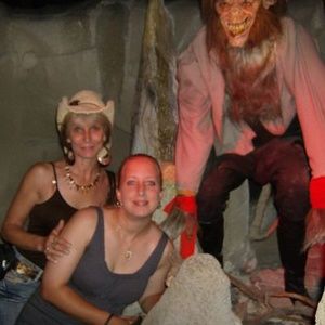 Meet your Posher, Gloria